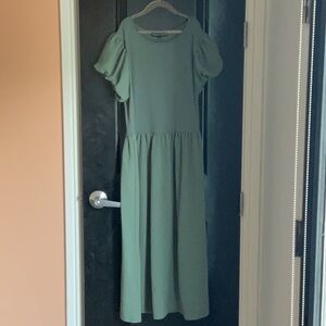 Elegant Green Midi Dress